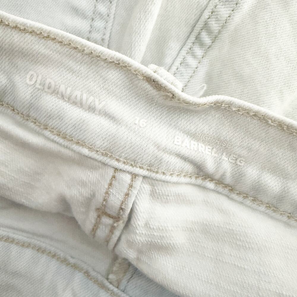 OLD NAVY | High-Rise Wide Barrel Leg Light Wash Jeans Denim | Size 16 - Picture 5 of 6